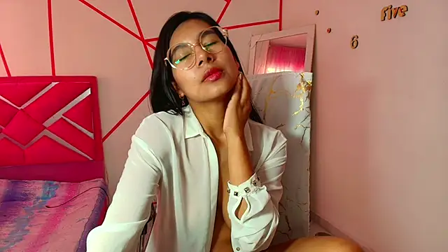 Snapshot of _Jessi29_ chatting on 01-19-25, 02:17 Jessi29 online show from 01-19-25, 02:17