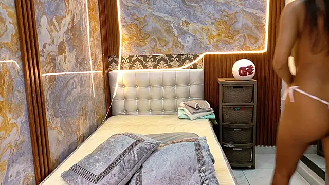 Snapshot of _Jessi29_ chatting on 11-09-25, 09:13 Jessi29 online show from 11-09-25, 09:13