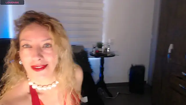 steisyhills online show from 12-10-24, 12:05