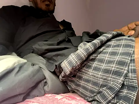 Snapshot of nycg0999 chatting on 11-06-25, 08:21 nycg0999 online show from 11-06-25, 08:21