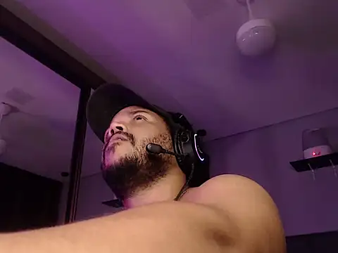 Ale Mineiro online show from 03-12-26, 07:36