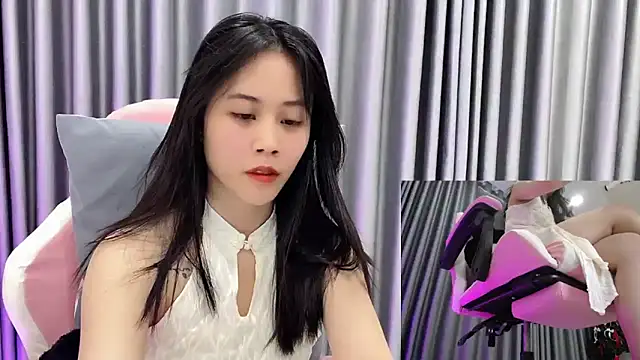 Snapshot of -rosiie- chatting on 03-18-25, 02:25 -rosiie- online show from 03-18-25, 02:25