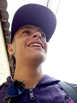 Snapshot of Cuervo_maniaco chatting on 12-15-24, 05:42 Cuervo maniaco online show from 12-15-24, 05:42