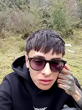 Snapshot of Cuervo_maniaco chatting on 02-19-25, 05:16 Cuervo maniaco online show from 02-19-25, 05:16