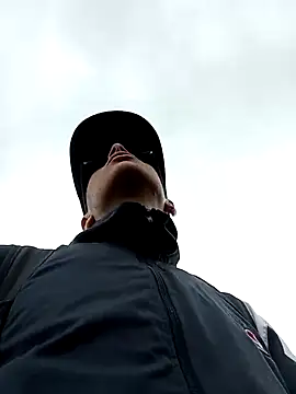 Snapshot of Cuervo_maniaco chatting on 03-05-25, 04:24 Cuervo maniaco online show from 03-05-25, 04:24