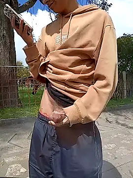 Snapshot of Cuervo_maniaco chatting on 11-08-25, 06:18 Cuervo maniaco online show from 11-08-25, 06:18