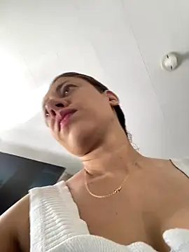 AnnbellaRosse online show from 09-25-25, 06:44