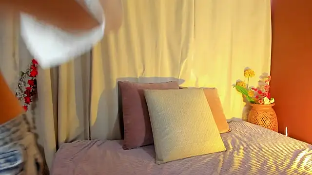 Snapshot of wini_fer chatting on 11-13-25, 12:59 wini fer online show from 11-13-25, 12:59