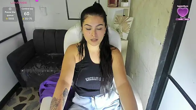 TifanyWhite  online show from 01-24-25, 08:32
