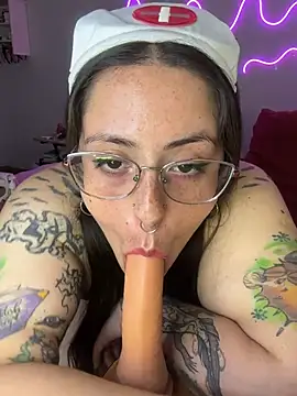 Mizztikaa online show from 10-29-25, 06:09