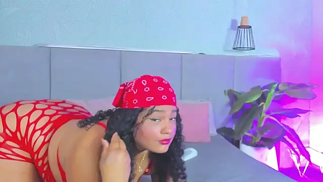 Snapshot of Annie-Wolf chatting on 02-06-25, 08:45 Annie-Wolf online show from 02-06-25, 08:45