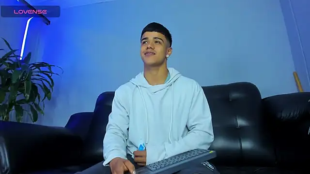 Rob saenz  online show from 09-20-25, 03:13