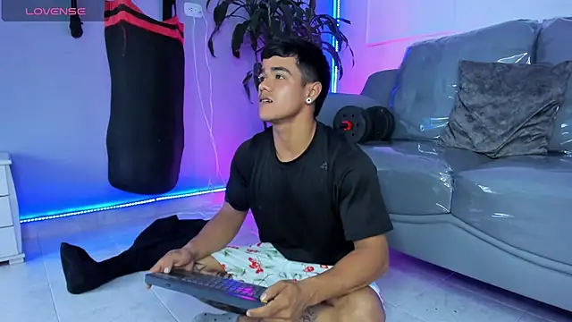 Rob saenz  online show from 12-16-25, 03:50