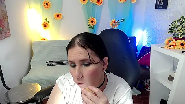 victoria jones online show from 03-07-25, 02:56