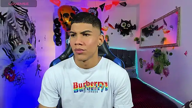 Damian latinxxx online show from 10-15-25, 03:06