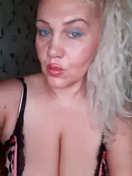 IsabellaBoni online show from 10-25-25, 06:21