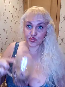 IsabellaBoni online show from 12-18-25, 07:03