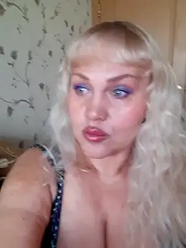 IsabellaBoni online show from 04-25-26, 06:49