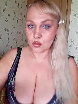 IsabellaBoni online show from 04-29-26, 05:33