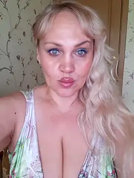 Snapshot of IsabellaBoni chatting on 06-16-26, 06:38 IsabellaBoni online show from 06-16-26, 06:38