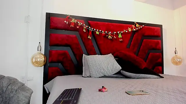 carolaine94 online show from 12-16-24, 07:00