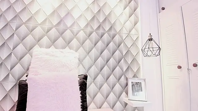 carolaine94 online show from 01-25-25, 07:18