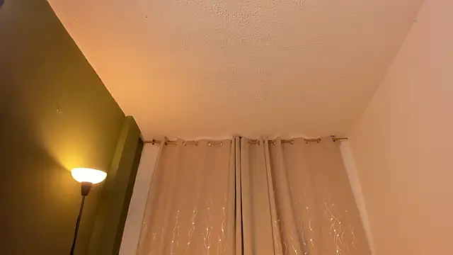 Zara dulce online show from 03-23-26, 12:31