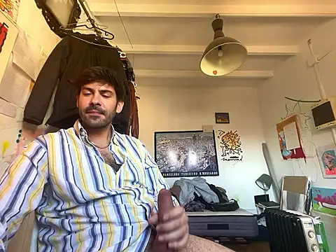 Snapshot of xxlbarcelona chatting on 04-02-26, 08:45 xxlbarcelona online show from 04-02-26, 08:45