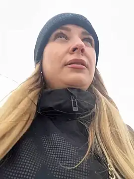 Snapshot of OlgaBuzzz chatting on 01-17-25, 09:17 OlgaBuzzz online show from 01-17-25, 09:17