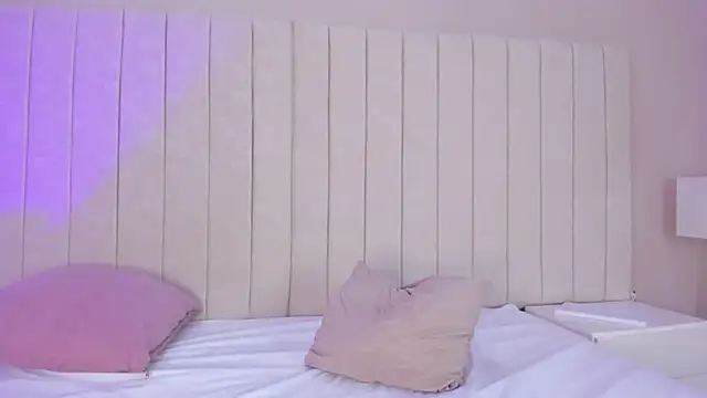 Littleolivia  online show from 01-31-25, 07:08