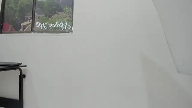 Littleolivia  online show from 02-06-25, 12:59