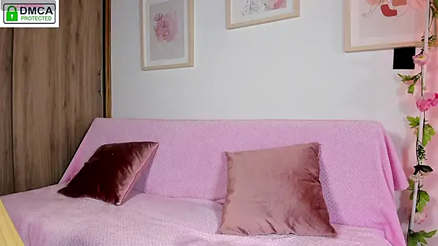 Snapshot of Veronica_isaza__ chatting on 05-07-26, 01:33 Veronica isaza online show from 05-07-26, 01:33