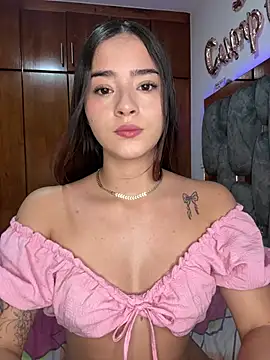 Snapshot of Veronica_isaza__ chatting on 05-14-26, 03:13 Veronica isaza online show from 05-14-26, 03:13