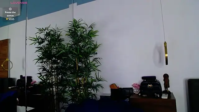 CreamyInkky  online show from 12-22-25, 06:21