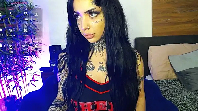 CreamyInkky  online show from 04-02-26, 07:06