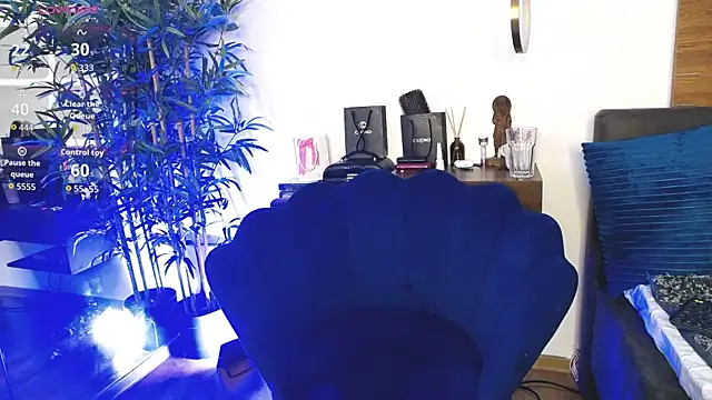 CreamyInkky  online show from 04-08-26, 06:02