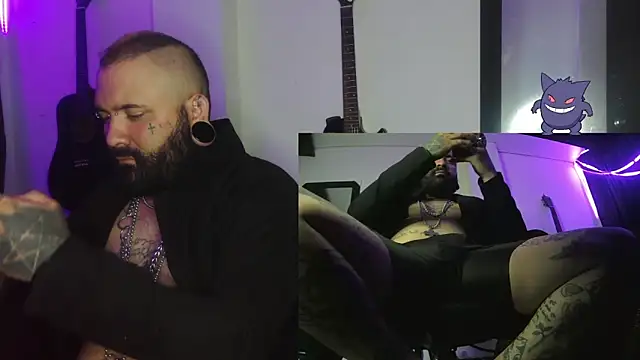 Snapshot of darkclothes chatting on 12-31-24, 07:42 darkclothes online show from 12-31-24, 07:42