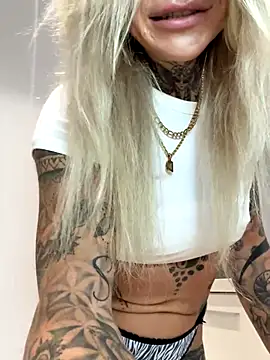 Divina X  online show from 12-22-25, 05:04