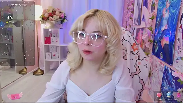 Coconut Mia online show from 09-26-25, 01:48