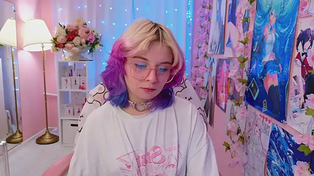 Coconut Mia online show from 11-19-25, 04:29