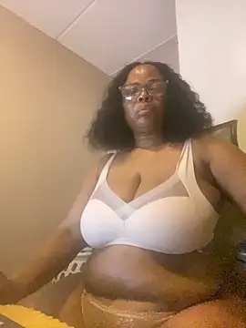 Nomthie online show from 09-17-25, 07:37