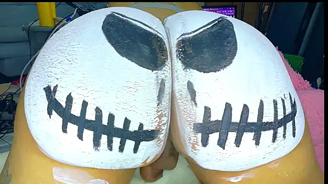 Snapshot of kimeraface chatting on 10-29-25, 12:24 kimeraface online show from 10-29-25, 12:24