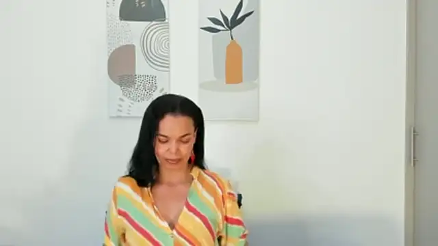 Evawalker  online show from 12-04-25, 03:27