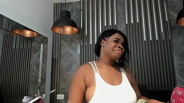 SaraiEvans online show from 11-14-25, 03:16