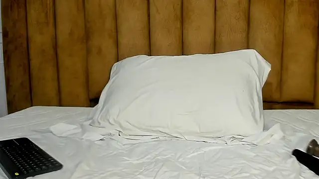 Snapshot of Daphne81_ chatting on 01-05-25, 05:20 Daphne81  online show from 01-05-25, 05:20