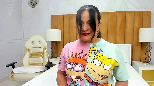 Snapshot of Daphne81_ chatting on 02-05-25, 02:29 Daphne81  online show from 02-05-25, 02:29