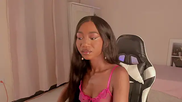 Snapshot of SavannahWildee chatting on 12-08-24, 11:03 SavannahWildee online show from 12-08-24, 11:03