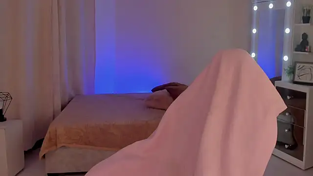 Snapshot of SavannahWildee chatting on 01-22-25, 08:28 SavannahWildee online show from 01-22-25, 08:28