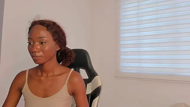 SavannahWildee online show from 06-18-26, 10:25