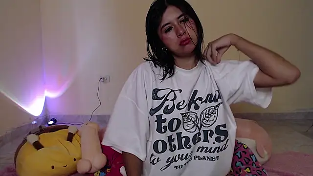 Snapshot of _maiahairy_ chatting on 01-28-25, 01:27 maiahairy online show from 01-28-25, 01:27